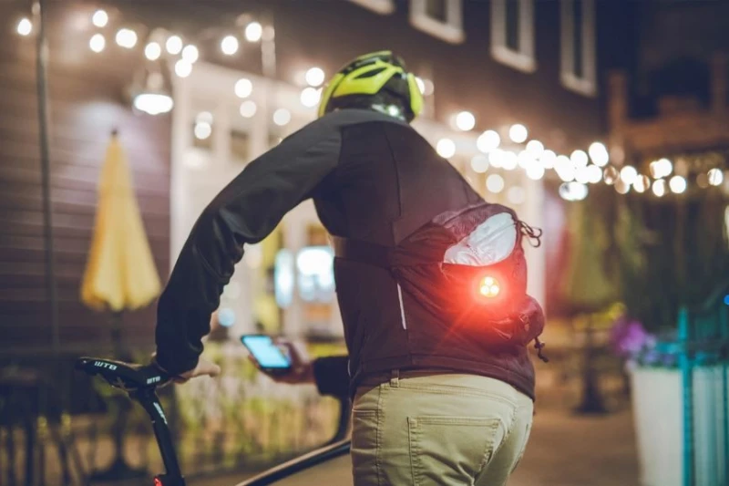 Lampka tylna LEZYNE ZECTO DRIVE MAX 250 lumenów, usb czarna (NEW)