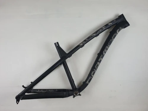 Rama Hornet, Czarny/Grafit mat, Large (nowa, wgniecenie na HT)