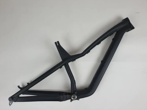 Rama Hornet Pro, Czarny/Grafit mat, Large (nowa, porysowana na mufie suportowej od dołu – liczne rysy w jednym miejscu)