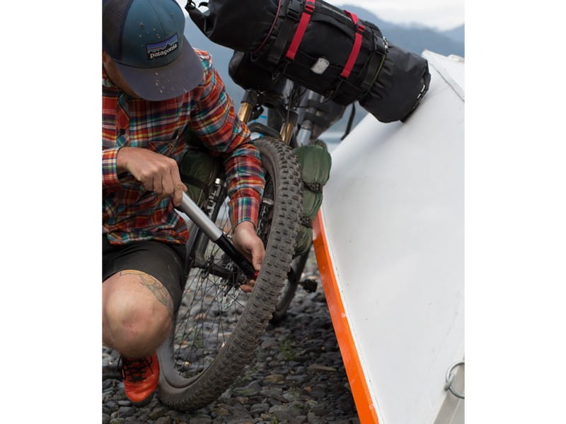 Pompka ręczna BLACKBURN MAMMOTH 2 STAGE ANYVALVE HP HV 120psi czarna (NEW)