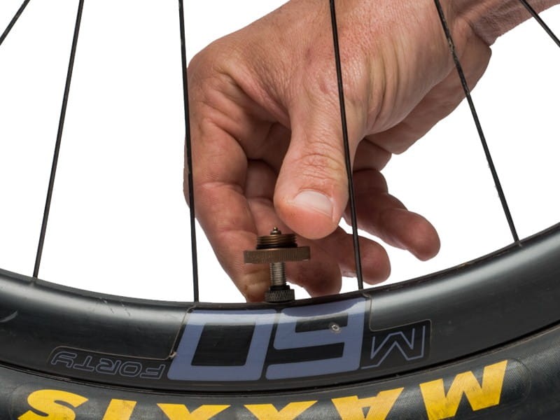 Pompka ręczna BLACKBURN CORE HV 90psi wężyk grafitowa (NEW)