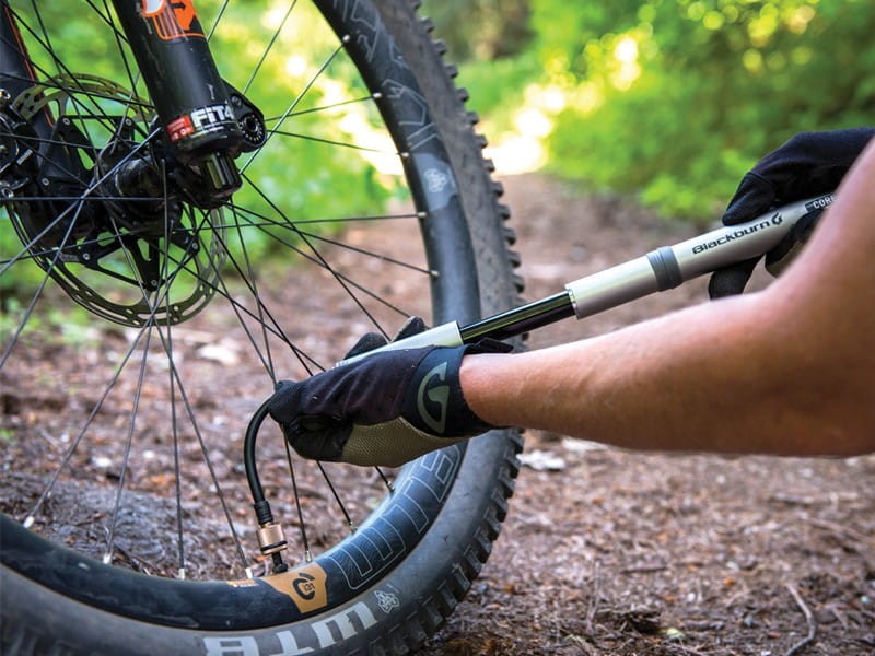 Pompka ręczna BLACKBURN CORE HV 90psi wężyk grafitowa (NEW)