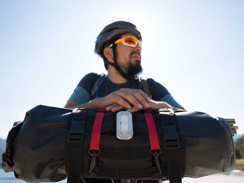 Lampka przednia BLACKBURN CENTRAL 100 USB, 100 lumenów srebrna (DWZ)