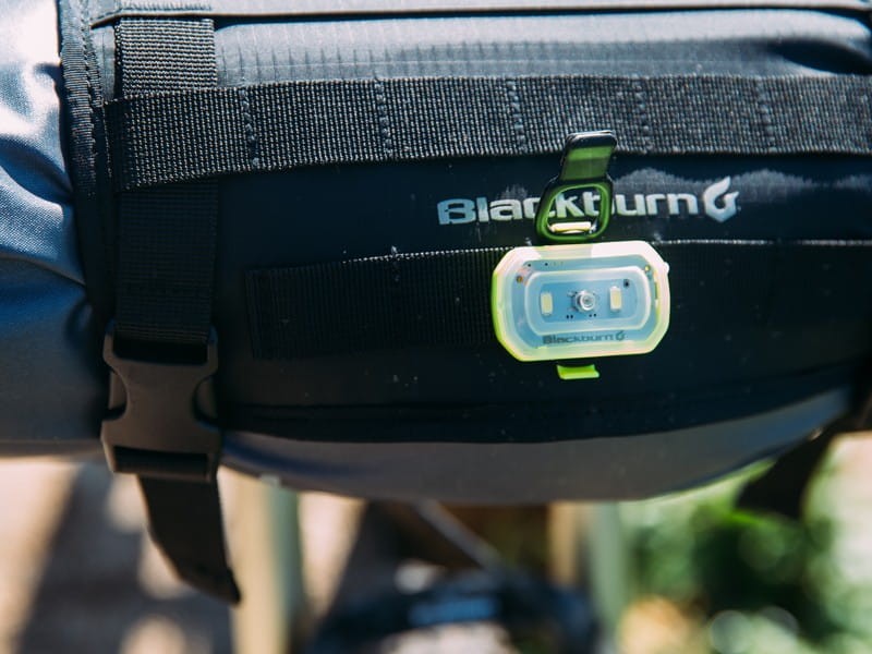 Lampka przednia BLACKBURN CLICK USB 60 lumenów czerwona (DWZ)