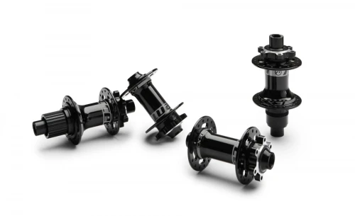 Piasta EXE v2, przód, 28 otw., czarno-grafitowa, oś 15x100mm, proste szprychy