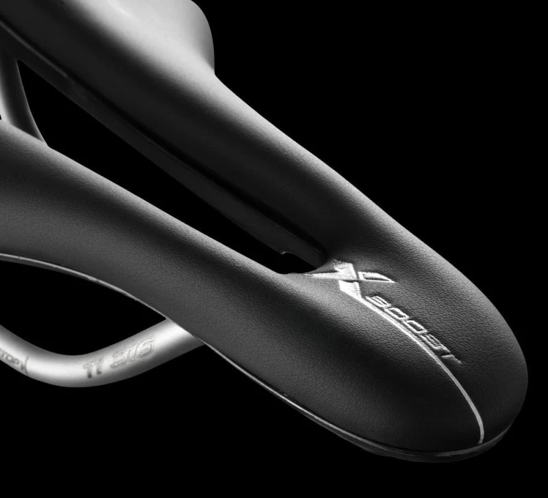 Siodło SELLE ITALIA SLR BOOST X-CROSS SUPERFLOW L (id match - L3) ti 316 tube 7, fibra-tek, czarne (NEW)
