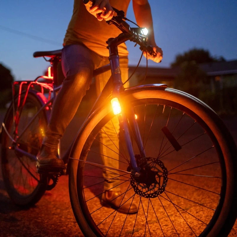 Zestaw lampki BLACKBURN LUMINATE 360 LIGHT SET przód 550 lumenów, tył 40 lumenów, bok 40 lumenów (NEW 2023)