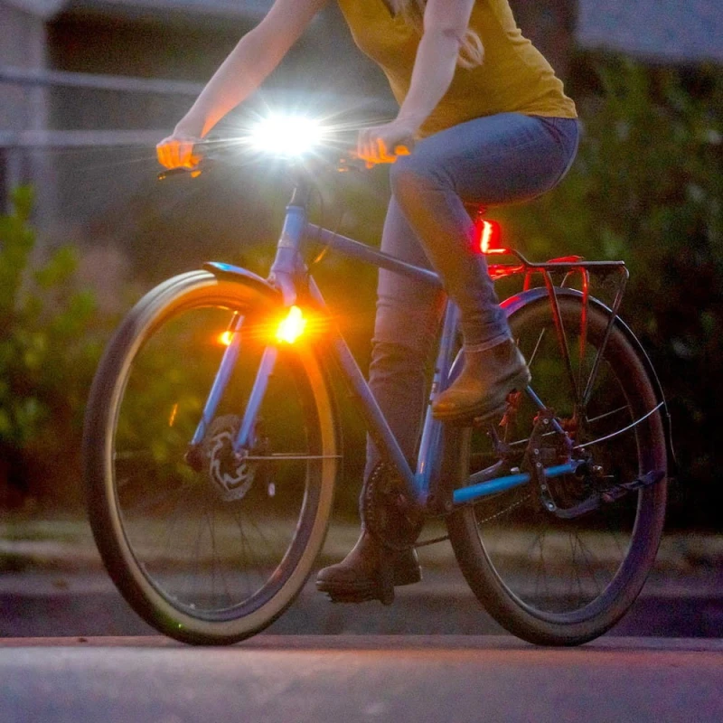 Zestaw lampki BLACKBURN LUMINATE 360 LIGHT SET przód 550 lumenów, tył 40 lumenów, bok 40 lumenów (NEW 2023)