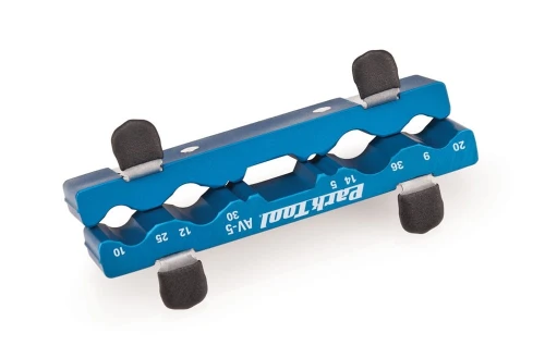 Uchwyt AV-5 osi piasty i pedałów