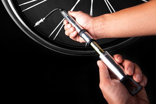 Pompka ręczna BIRZMAN Infinite Apogee Road (Presta/Schrader), 160psi/11bar, Długość 255mm, CNC, Srebrna