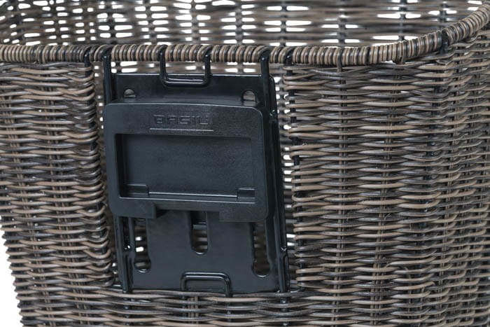Kosz na kierownicę BASIL BREMEN RATTAN LOOK KF ratanowy + Płytka mocująca do kosza BASIL KLICKFIX ADAPTER PLATE system do mocowania na kierownicę odpi