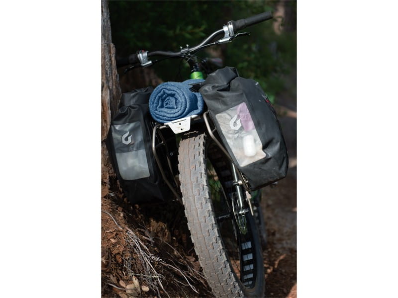 Bagażnik tylny BLACKBURN OUTPOST FAT BIKE 26"x1.0"-29"x4.0" regulacja szerokości do 31,8kg grafitowy (NEW)