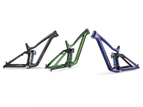 Rama Thunderbird FR, bez dampera, pod damper 225x75mm, Midnight Black (czarny mat z lustrzanymi naklejkami), Small