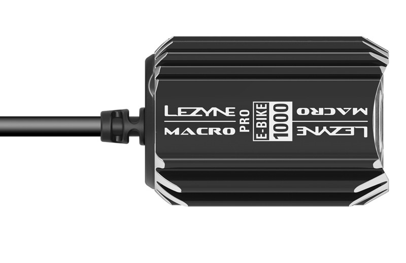 Lampka przednia LEZYNE EBIKE MACRO DRIVE 1000 1000 lumenów, AUTO DAY/NIGHT SENSOR pod napęd elektryczny, kabel 130cm czarna (NEW)
