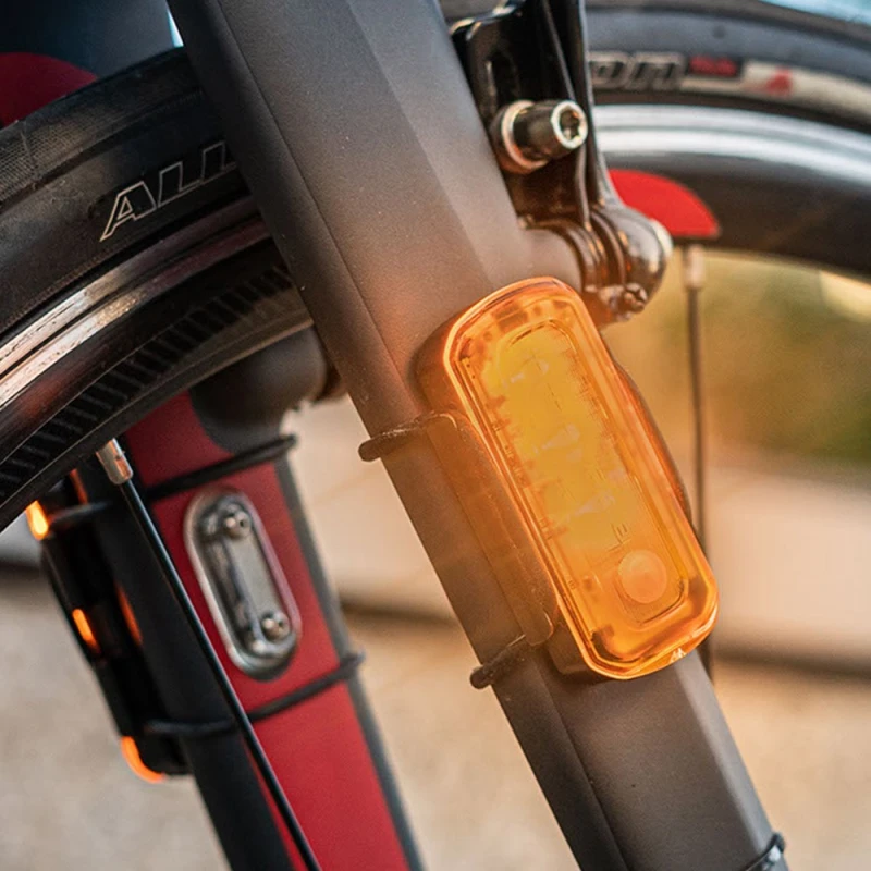 Lampki boczne BLACKBURN GRID SIDE LIGHT SET, 110 lumenów 2 szt. (NEW 2023)