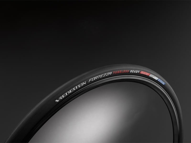 Opona szosowa VREDESTEIN FORTEZZA TUBELESS READY 700x25 (25-622) zwijana wkładka antyprzebiciowa TPI120 290g czarna (NEW)