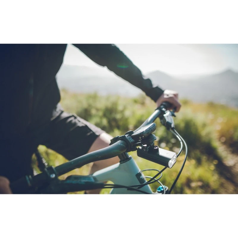 Lampka przednia LEZYNE LED MACRO DRIVE 1300XL 1300 lumenów, usb czarna (NEW)